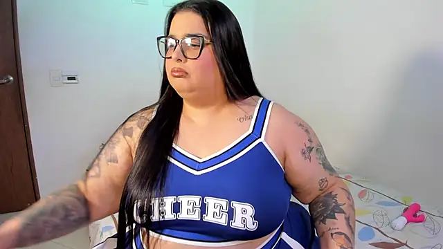 Apriilpeach  online show from February 16, 2026, 7:45 pm