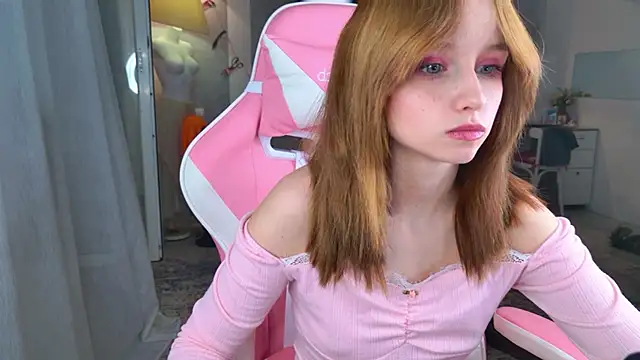 b4by LoL1 online show from November 14, 2025, 2:32 pm