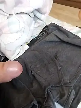 Grig1982 online show from November 4, 2025, 6:50 am