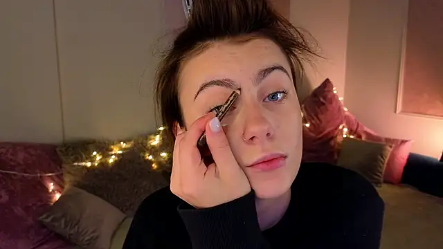 tomorrows day online show from November 21, 2025, 9:14 pm