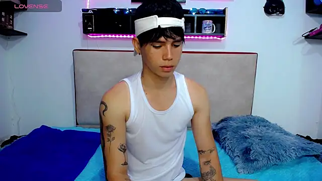 Snapshot of Tayson_Rivers chatting on March 4, 2025, 9:00 pm Tayson Rivers online show from March 4, 2025, 9:00 pm