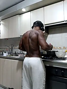 Siriss boyrag online show from November 7, 2025, 4:28 am