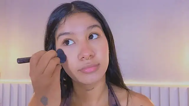 Aida moreno online show from December 3, 2025, 12:04 pm