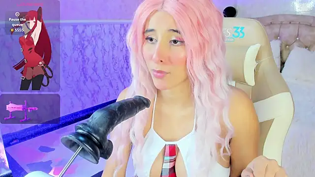 VICTORIA HOUSTON online show from October 27, 2025, 2:07 pm