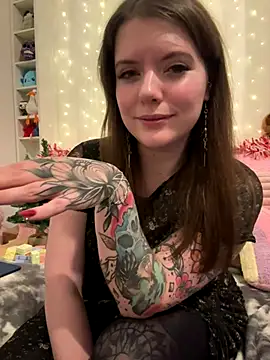 Ragdoll131 online show from December 22, 2025, 11:49 pm