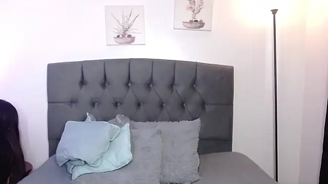 Snapshot of ailyn_miranda chatting on December 17, 2025, 7:52 pm ailyn miranda online show from December 17, 2025, 7:52 pm
