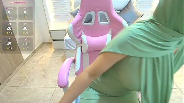 Snapshot of Aida_farhat chatting on February 20, 2025, 12:04 pm Aida farhat online show from February 20, 2025, 12:04 pm