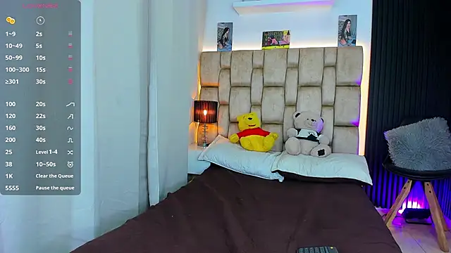 little sophie18 online show from November 12, 2025, 7:07 pm