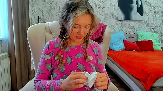 foxy blond online show from March 24, 2026, 12:32 am