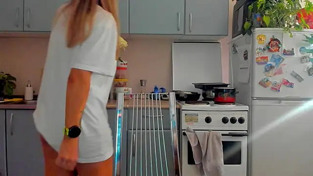 foxy blond online show from October 18, 2025, 12:12 am