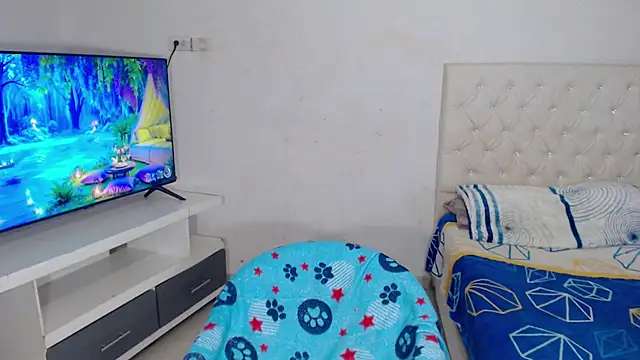 DannaDocell online show from October 25, 2025, 9:37 pm