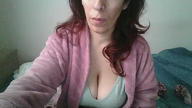 Snapshot of hairygirl80 chatting on November 18, 2025, 10:18 am hairygirl80 online show from November 18, 2025, 10:18 am