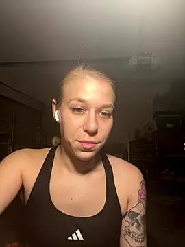 Snapshot of shesexplicit chatting on January 6, 2026, 7:29 pm shesexplicit online show from January 6, 2026, 7:29 pm