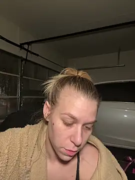 Snapshot of shesexplicit chatting on December 2, 2025, 6:15 am shesexplicit online show from December 2, 2025, 6:15 am