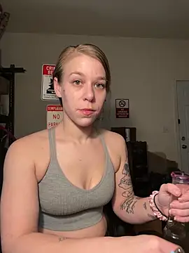 Snapshot of shesexplicit chatting on February 9, 2026, 7:56 pm shesexplicit online show from February 9, 2026, 7:56 pm