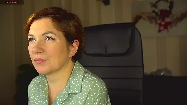 Katherine Fox online show from December 22, 2024, 2:38 pm