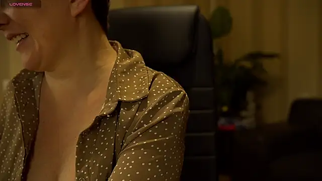 Katherine Fox online show from December 28, 2024, 12:35 pm