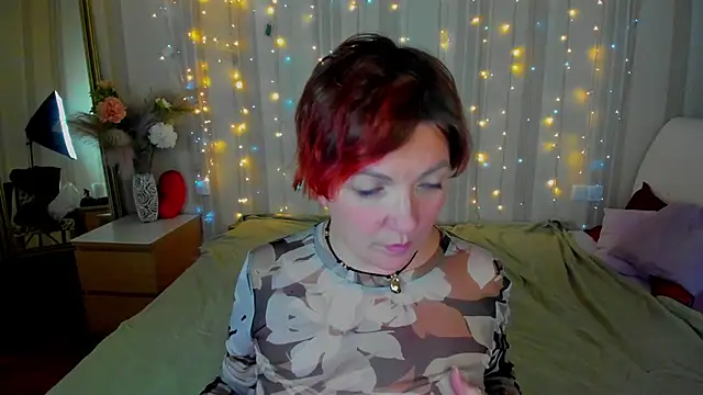 Katherine Fox online show from March 13, 2025, 10:10 pm