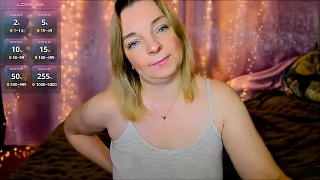 Snapshot of Regina__blue chatting on January 27, 2025, 5:37 pm Regina blue online show from January 27, 2025, 5:37 pm