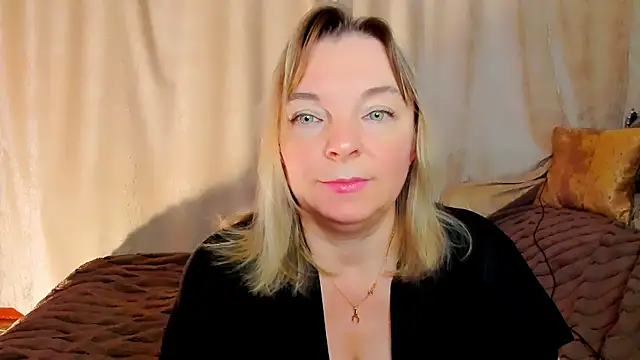 Regina  blue online show from November 12, 2025, 1:48 pm