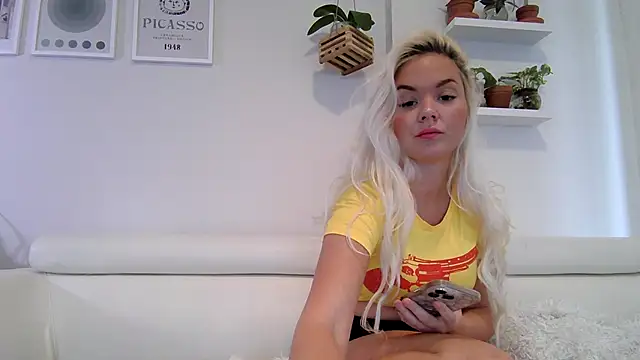 badblondebunny online show from February 5, 2026, 9:10 pm