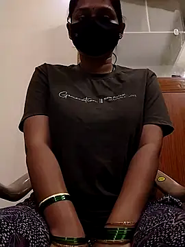 Snapshot of Kashish_18 chatting on November 30, 2025, 6:03 am Kashish 18 online show from November 30, 2025, 6:03 am