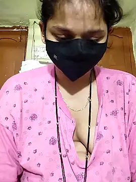 Snapshot of Kashish_18 chatting on May 18, 2026, 7:35 am Kashish 18 online show from May 18, 2026, 7:35 am