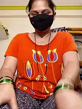 Snapshot of Kashish_18 chatting on February 3, 2026, 12:32 pm Kashish 18 online show from February 3, 2026, 12:32 pm