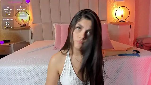 Amy-Saenz online show from September 26, 2025, 2:02 pm