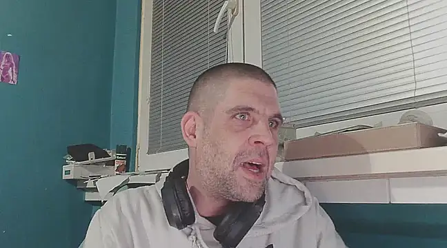 YouWantMe666 online show from February 13, 2025, 11:47 pm