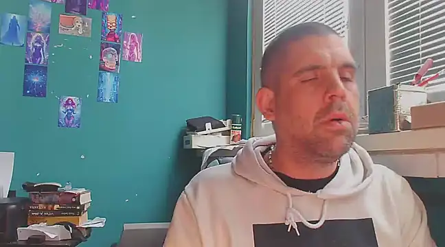 YouWantMe666 online show from February 15, 2025, 9:27 am