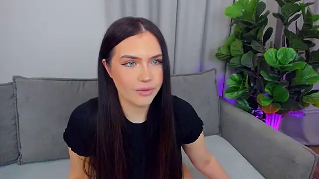 sexyangeloux online show from May 3, 2026, 10:02 pm