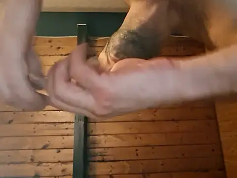 Snapshot of longthicknslick chatting on November 12, 2025, 8:18 am longthicknslick online show from November 12, 2025, 8:18 am