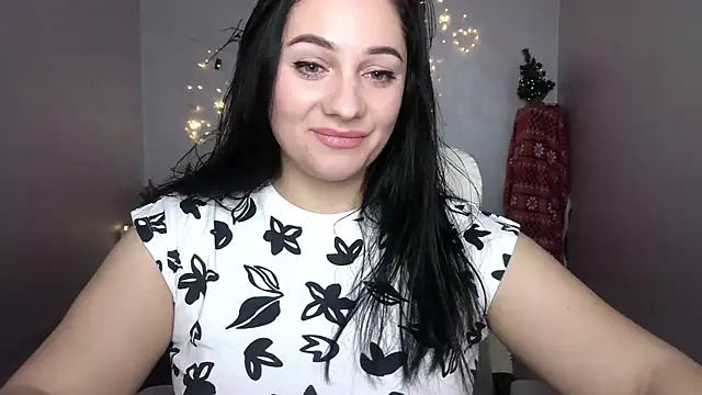 Snapshot of Emelyblum chatting on January 5, 2025, 11:33 pm Emelyblum online show from January 5, 2025, 11:33 pm