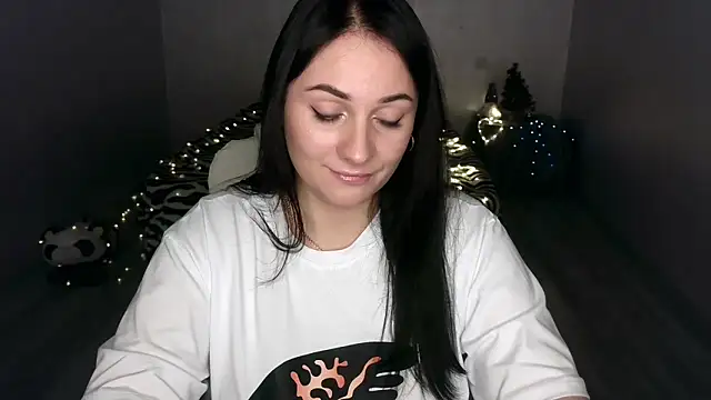 Snapshot of Emelyblum chatting on January 26, 2025, 2:14 am Emelyblum online show from January 26, 2025, 2:14 am