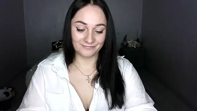 Snapshot of Emelyblum chatting on March 7, 2025, 12:48 am Emelyblum online show from March 7, 2025, 12:48 am