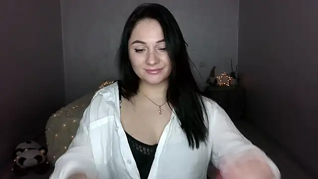 Snapshot of Emelyblum chatting on March 2, 2025, 7:43 am Emelyblum online show from March 2, 2025, 7:43 am