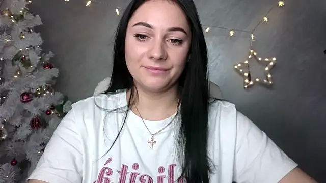 Snapshot of Emelyblum chatting on January 14, 2025, 12:00 am Emelyblum online show from January 14, 2025, 12:00 am