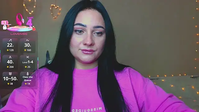 Snapshot of Emelyblum chatting on November 12, 2025, 8:23 pm Emelyblum online show from November 12, 2025, 8:23 pm