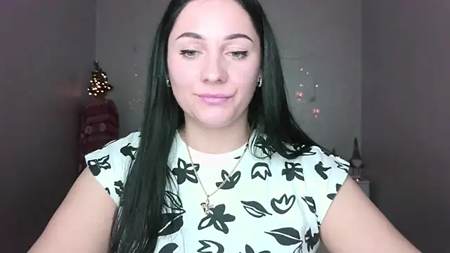 Snapshot of Emelyblum chatting on December 23, 2024, 1:51 am Emelyblum online show from December 23, 2024, 1:51 am