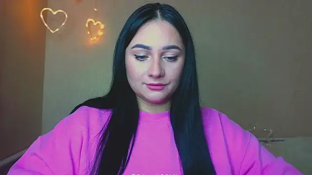 Snapshot of Emelyblum chatting on October 28, 2025, 10:20 pm Emelyblum online show from October 28, 2025, 10:20 pm