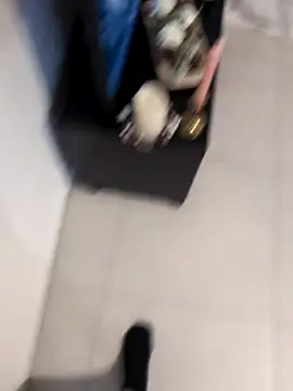 pedrolitoo1203 online show from December 3, 2024, 5:49 pm