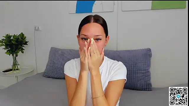 Snapshot of SelenaRousey chatting on July 18, 2026, 7:17 am SelenaRousey online show from July 18, 2026, 7:17 am