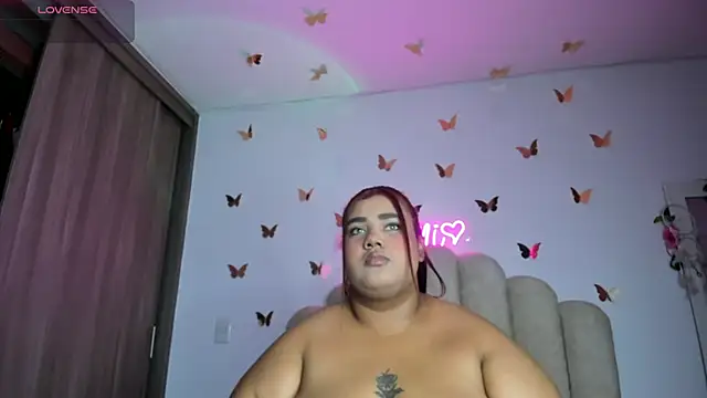 NaomiAsha online show from October 7, 2025, 12:00 am