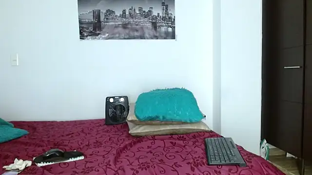 chicafitcaliente online show from September 21, 2025, 3:00 am