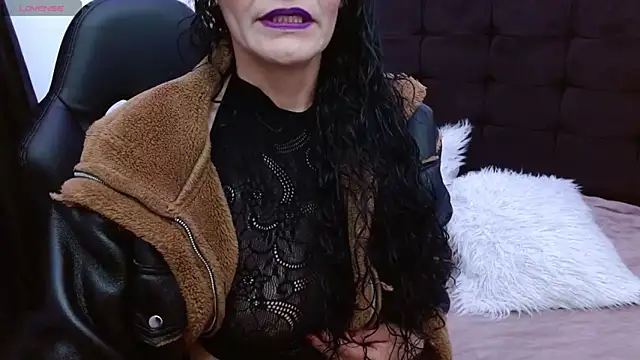 AlexandraJones  online show from October 9, 2025, 11:38 pm