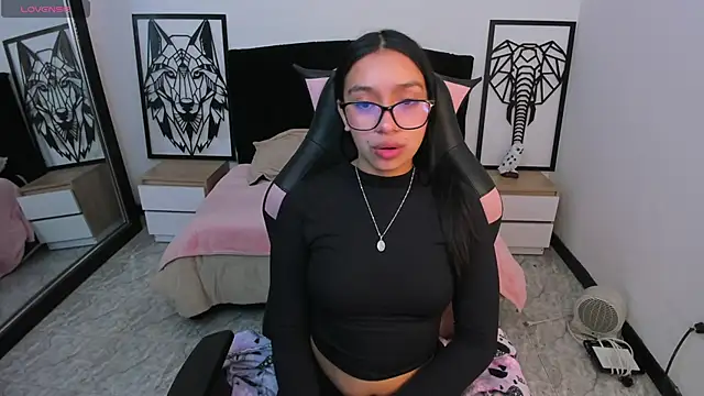 Stefanygp online show from December 4, 2025, 2:38 pm