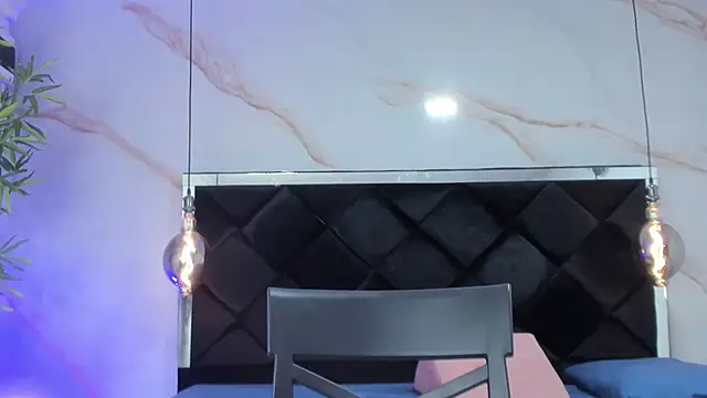 Snapshot of AngelaaCute_ chatting on October 18, 2025, 12:29 pm AngelaaCute online show from October 18, 2025, 12:29 pm