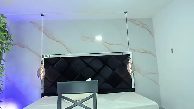 Snapshot of AngelaaCute_ chatting on October 10, 2025, 12:17 pm AngelaaCute online show from October 10, 2025, 12:17 pm