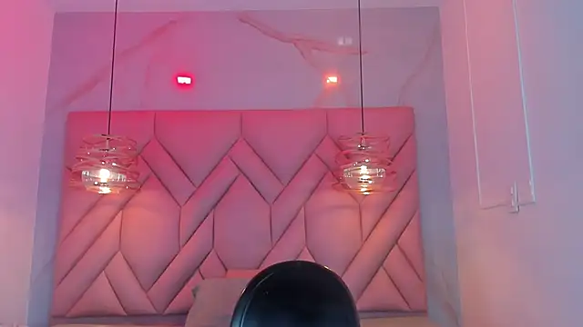 Snapshot of AngelaaCute_ chatting on June 3, 2026, 12:06 pm AngelaaCute online show from June 3, 2026, 12:06 pm